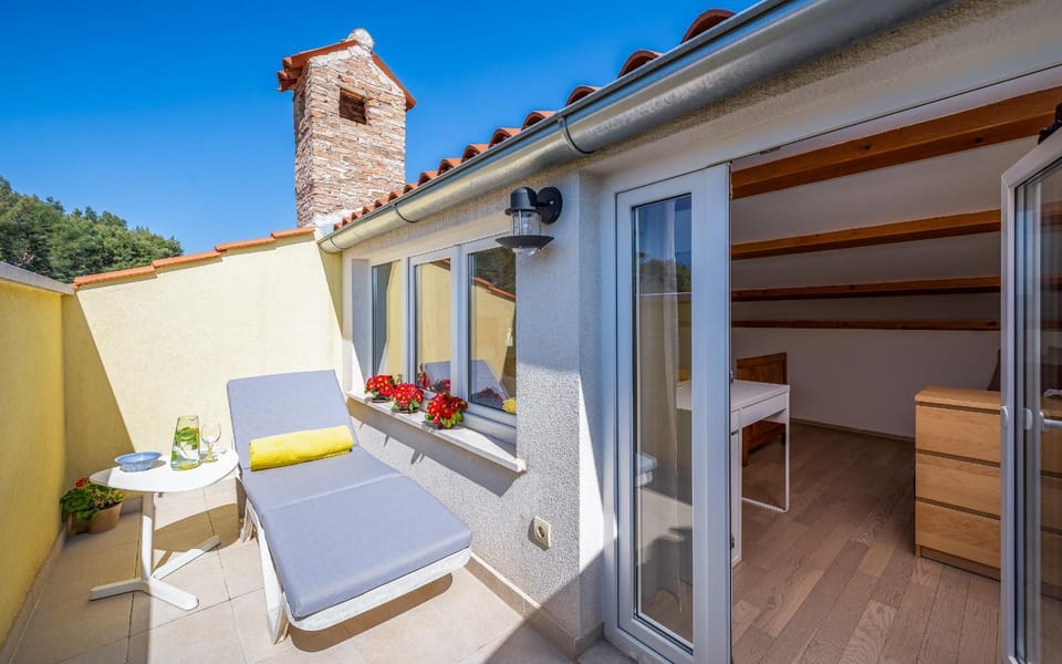 Balcony/Terrace, sunbed