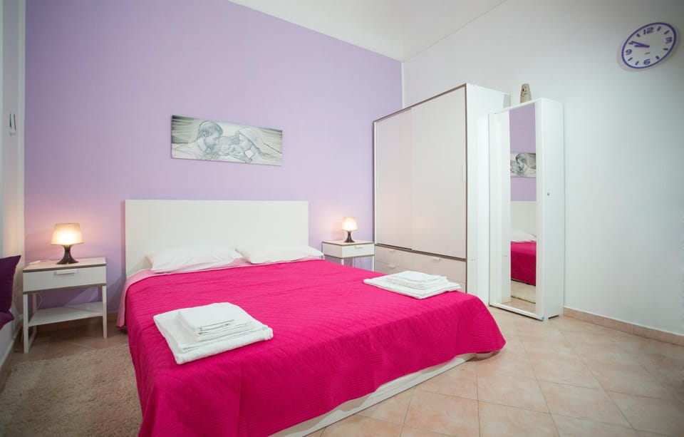 Bed, Bedroom, wardrobe