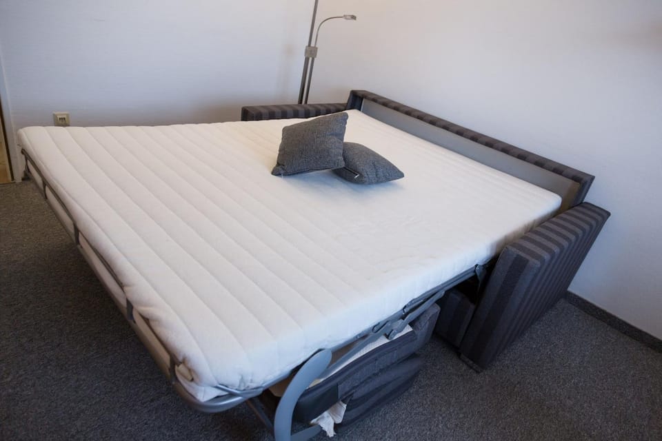 Bed, Living room