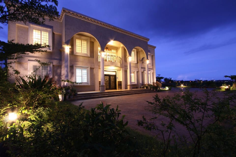 Property building, Off site, Natural landscape, Other, Other, Other, Autumn, Time of day
