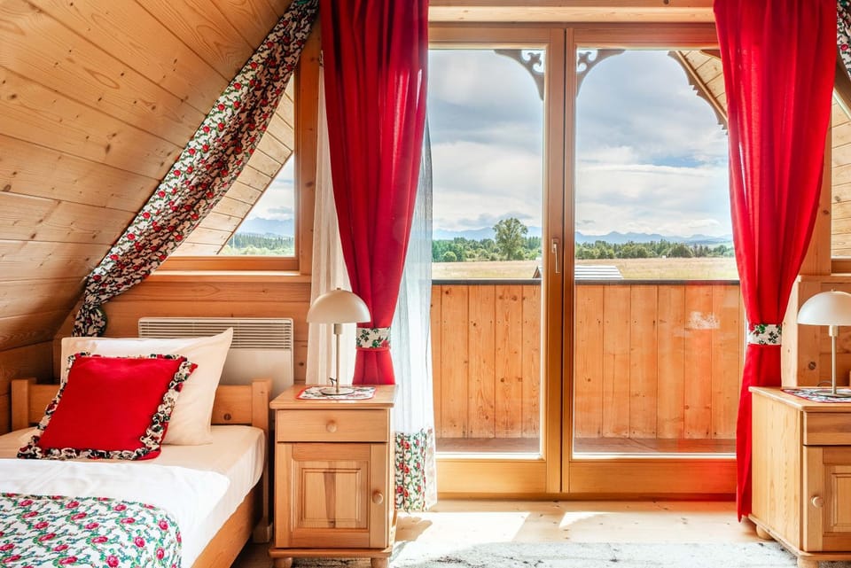 Bed, Natural landscape, Photo of the whole room, Bedroom, Mountain view