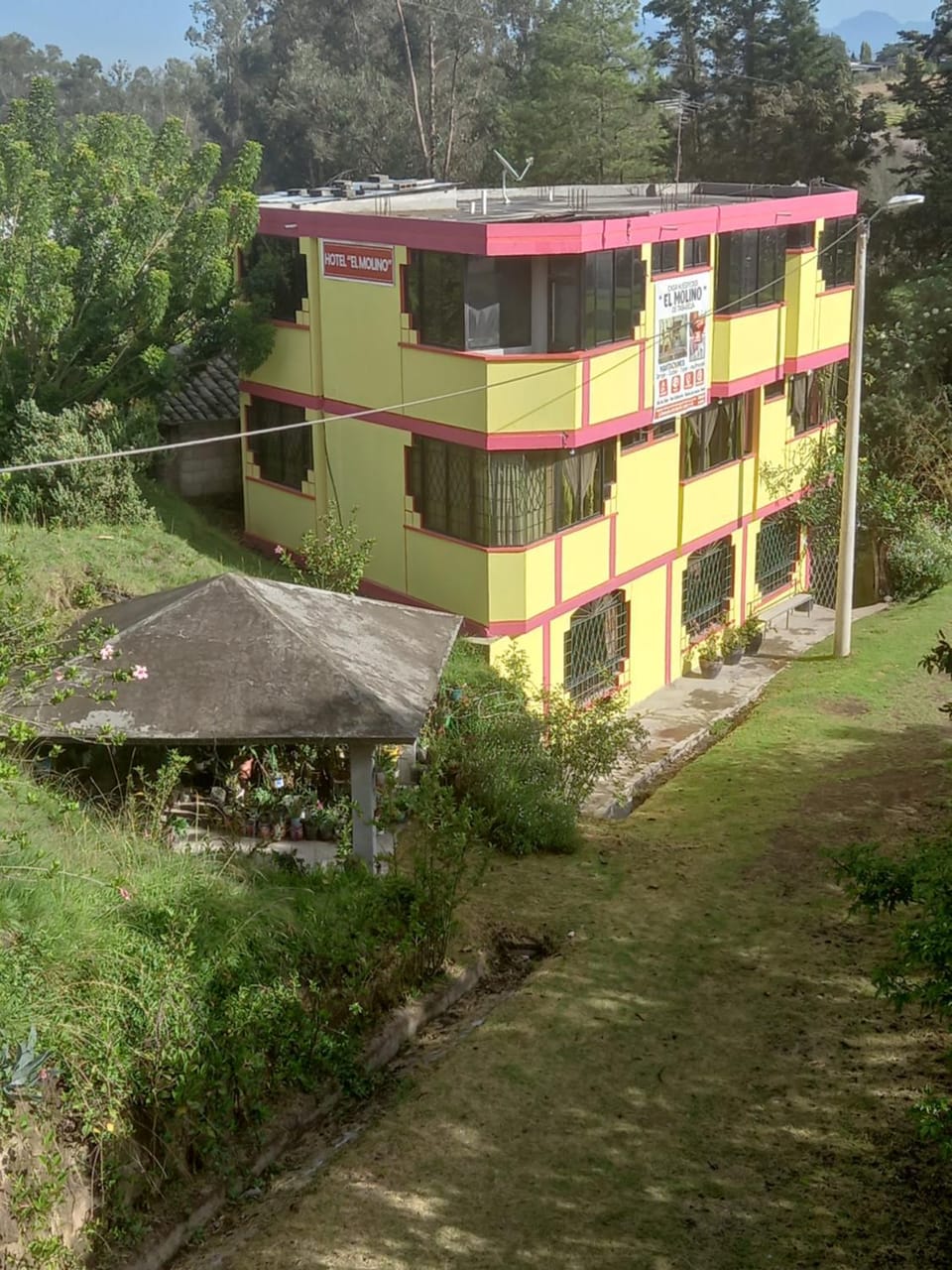 Casa de Huespedes "EL MOLINO" Oasis de Paz e Historia junto Antiguo Molino de agua a 10 min del Aeropuerto Bed and Breakfast in Quito