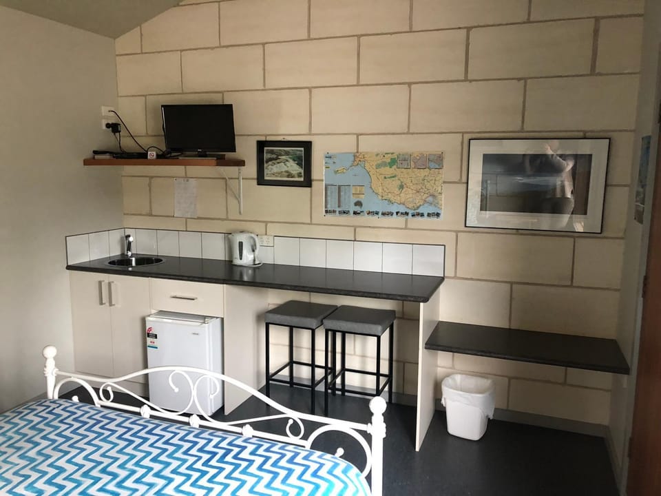Bed, TV and multimedia, minibar, oven
