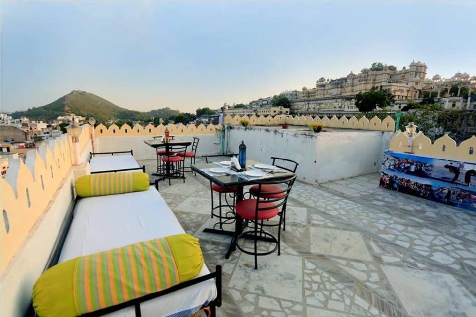Nearby landmark, Bird's eye view, Seating area, City view, Landmark view, Mountain view