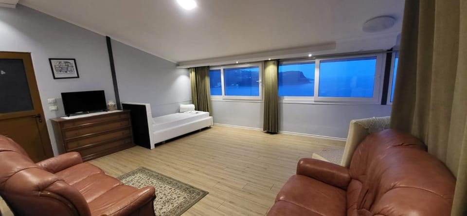Jon rooms Apartment in Vlorë County, Albania