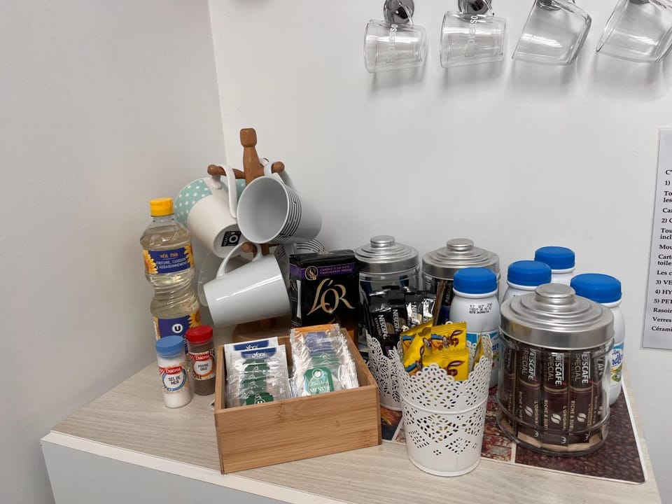 Coffee/tea facilities, Breakfast