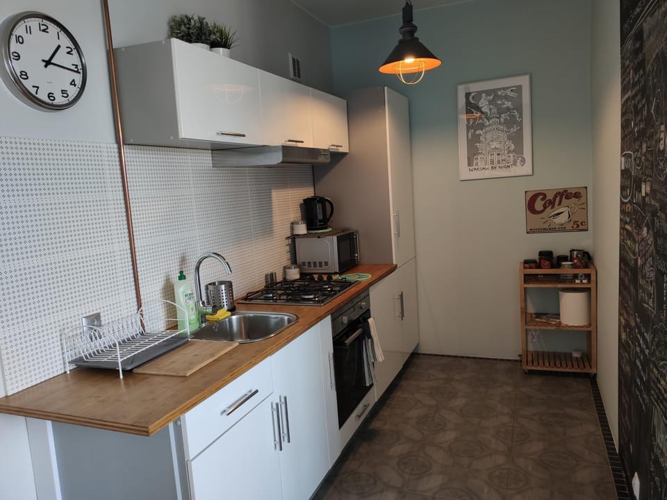 Kitchen or kitchenette, Communal kitchen