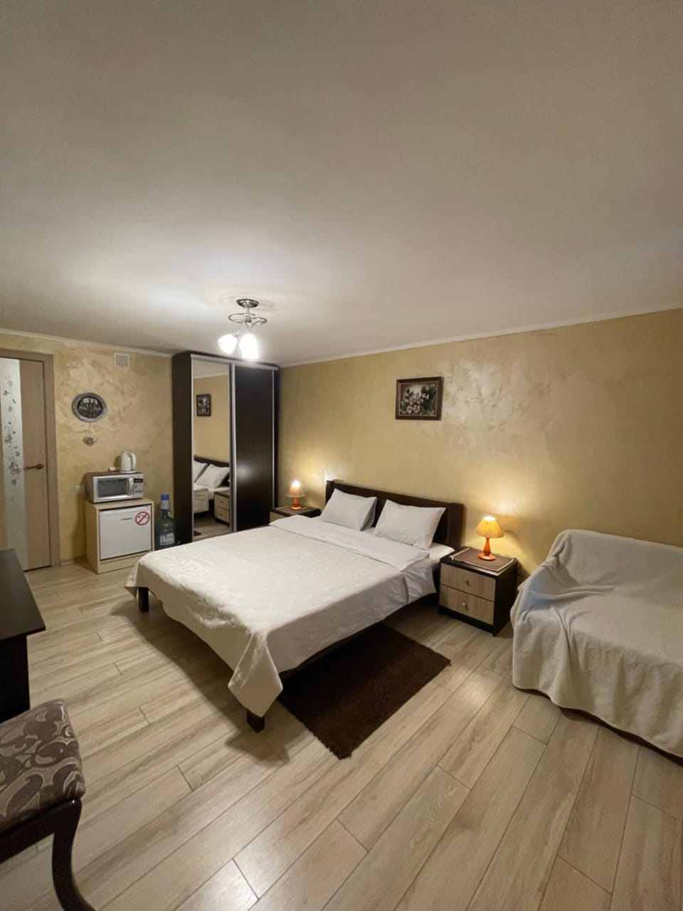 Photo of the whole room