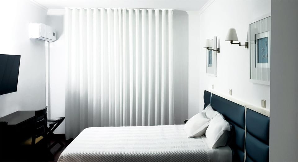 Communal lounge/ TV room, Bed, Bathroom, TV and multimedia, Balcony/Terrace, Photo of the whole room, Bedroom, Bath, heating, locker, wardrobe, elevator, air conditioner