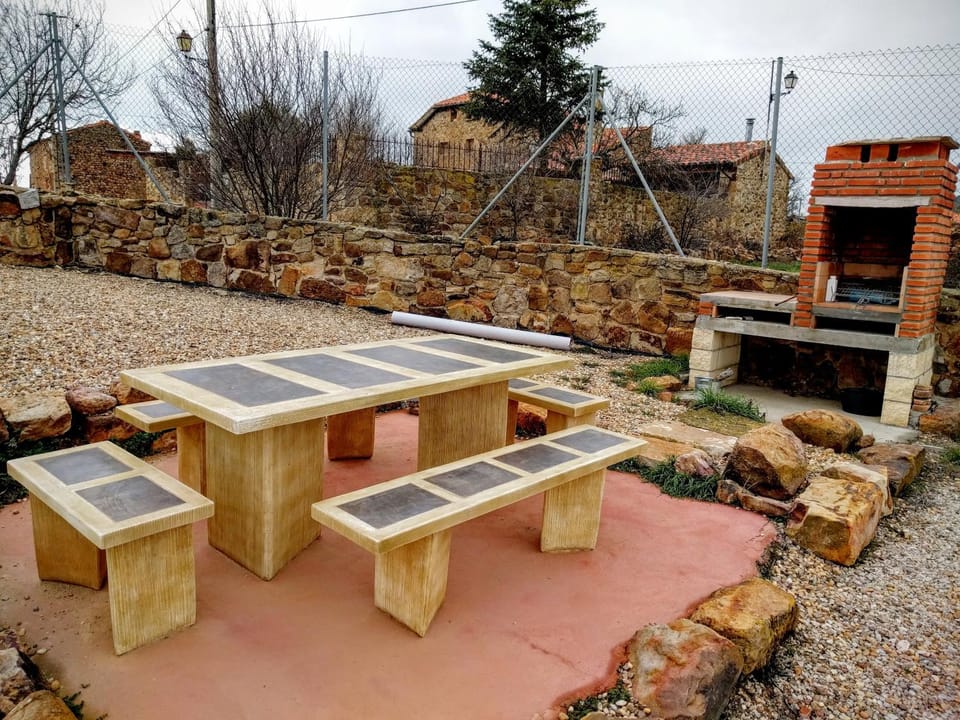 Patio, BBQ facilities
