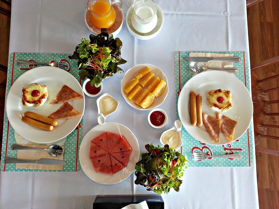 Restaurant/places to eat, Food close-up, Food close-up, American breakfast, Non alcoholic drinks