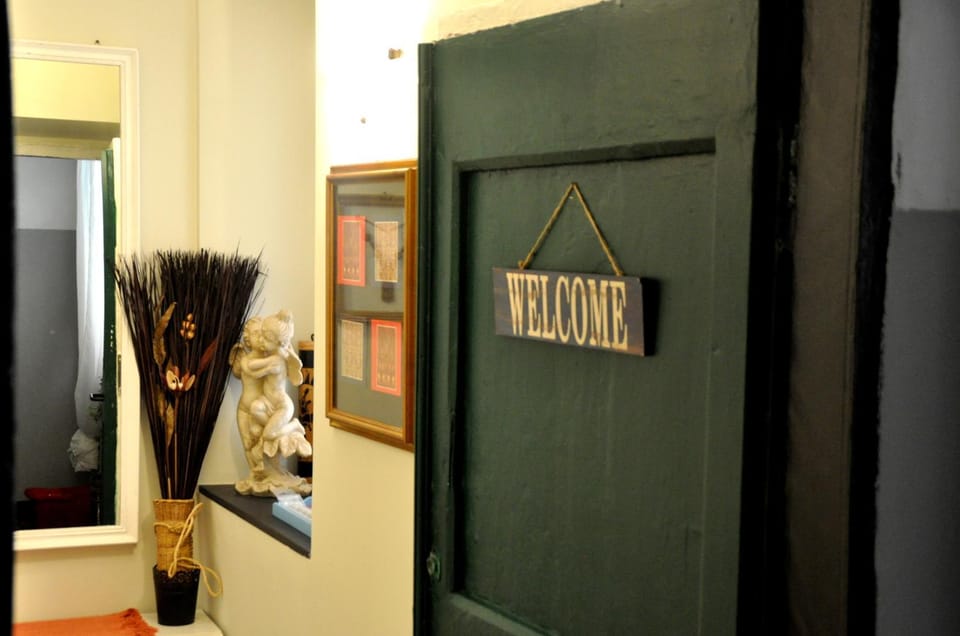 Decorative detail, Area and facilities