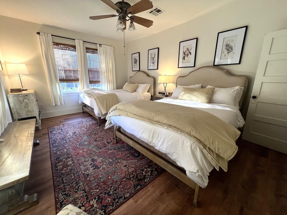 Bed, Bedroom, fireplace