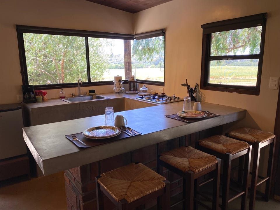 Dining area, kitchen