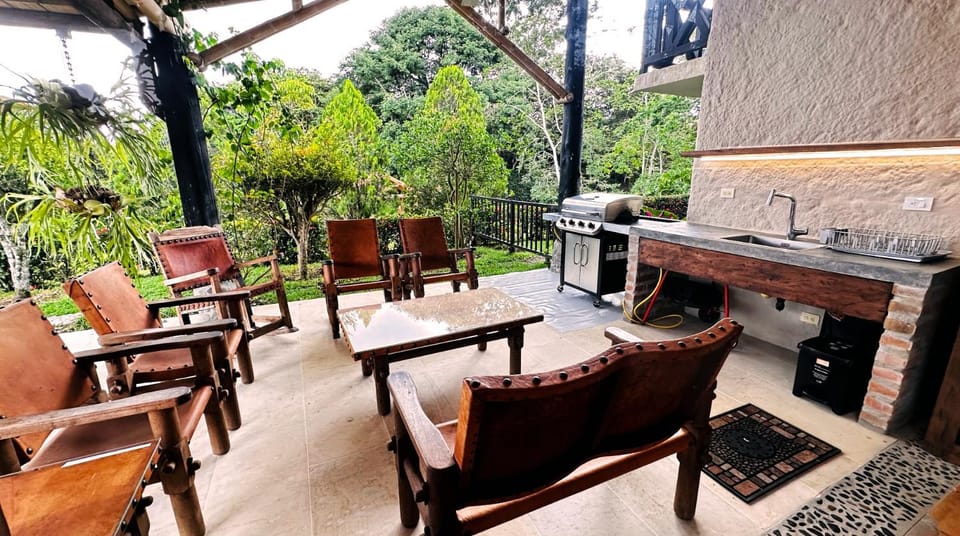 Villa exclusiva en Fincas Panaca, privacidad con Piscina y Jacuzzi Villa in Quindio, Colombia