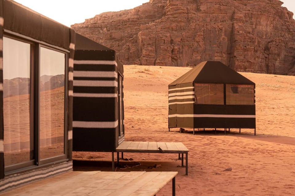 Desert Bird Camp Bed and Breakfast in South District