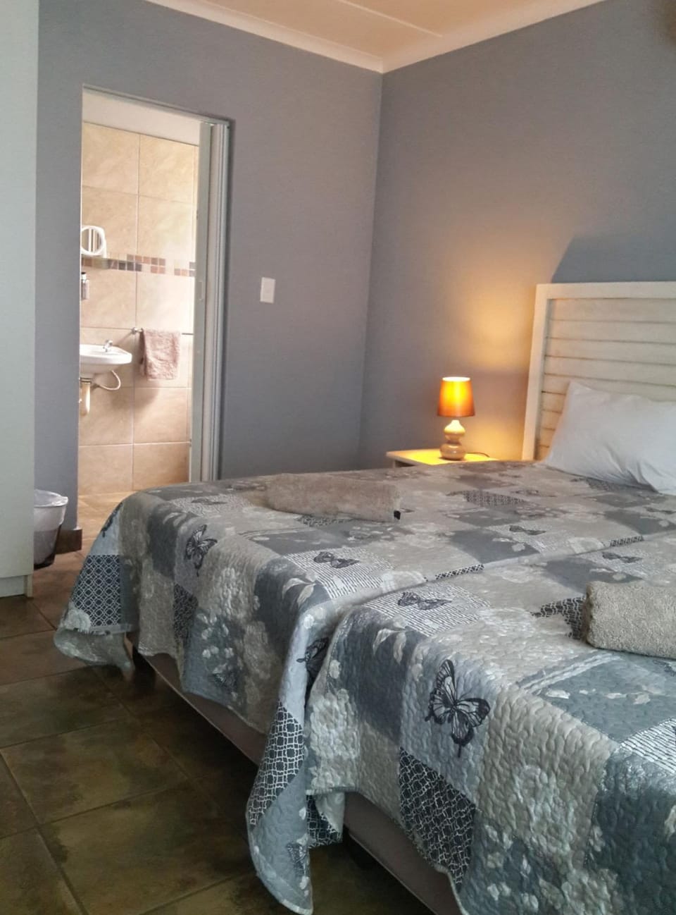 Bed, Photo of the whole room, Decorative detail