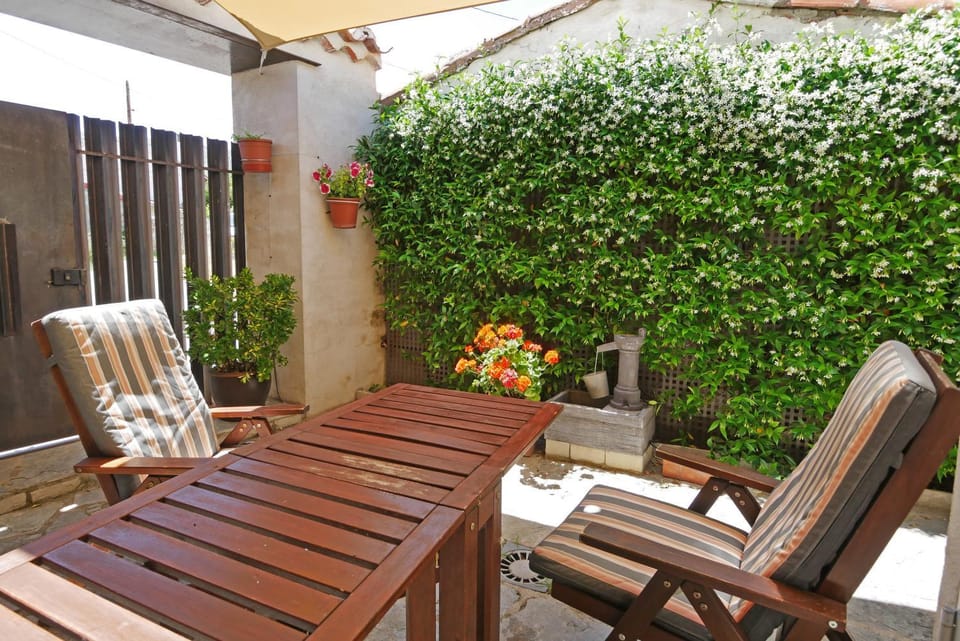 Patio, Spring, sunbed