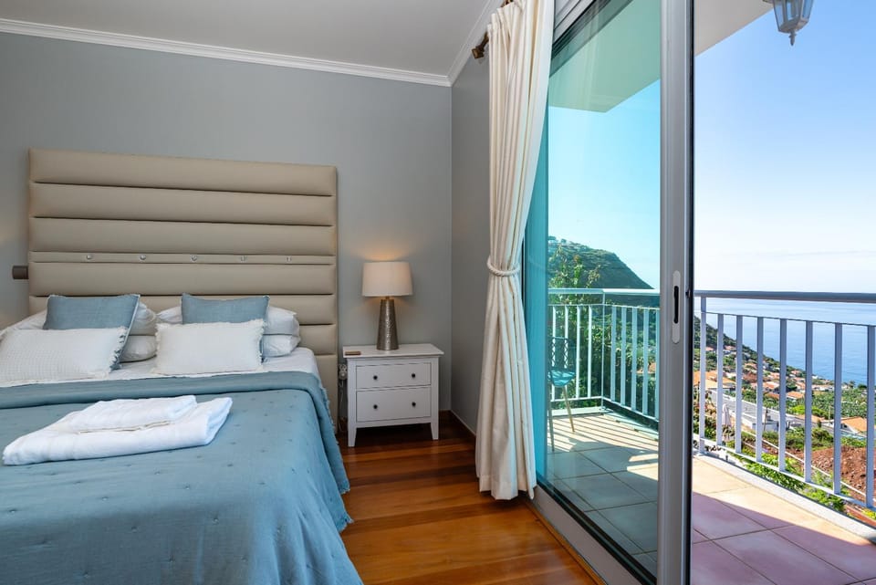 Bed, Bedroom, VIP