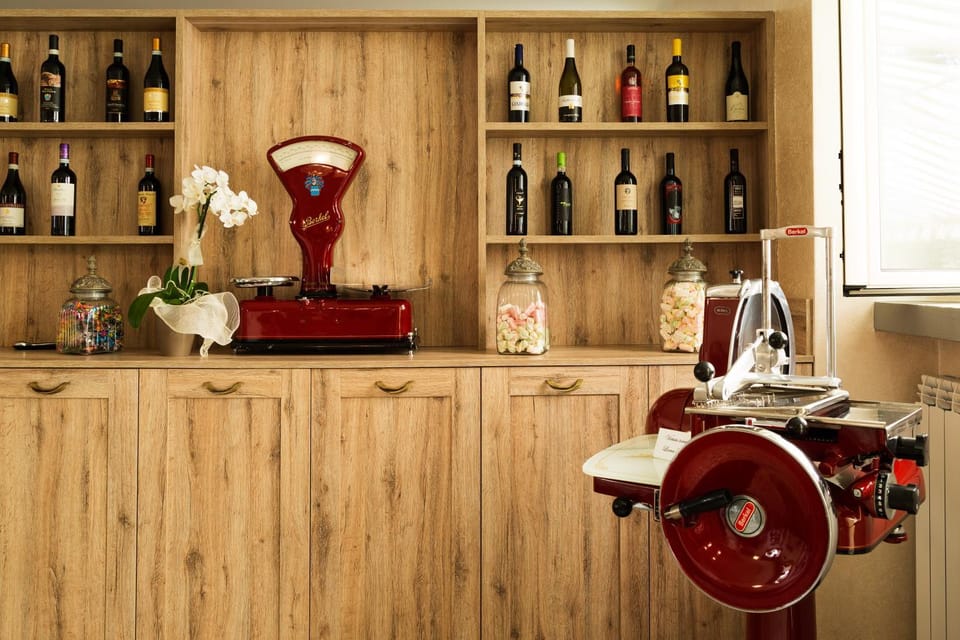 Restaurant/places to eat, Decorative detail