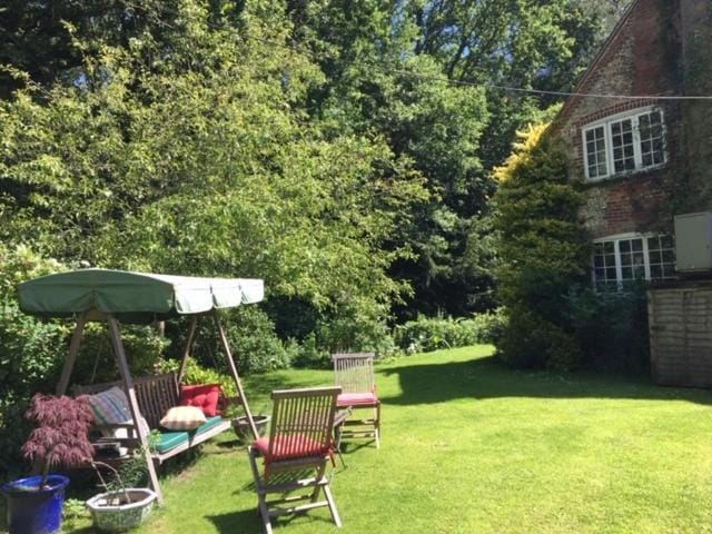 Bridge Cottage Country House in Chichester District