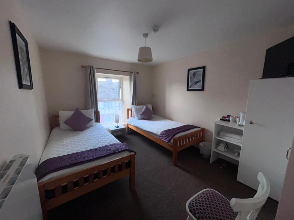 O'Loughlin's Bar Bed and Breakfast in County Clare