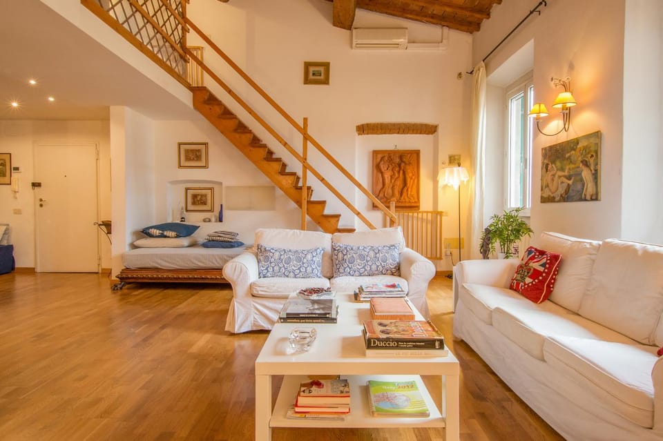 Bed, Living room