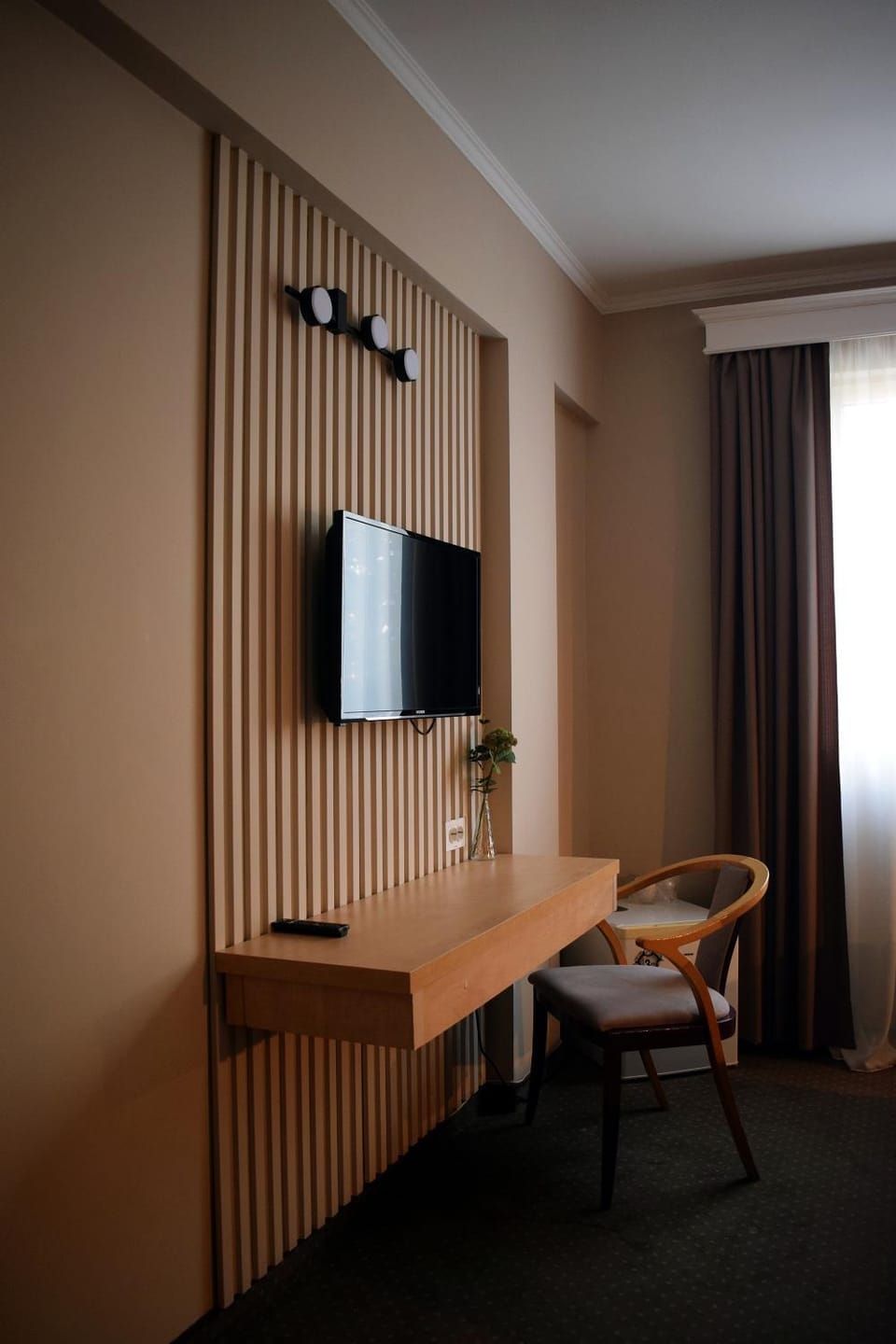 Bed, TV and multimedia, Photo of the whole room