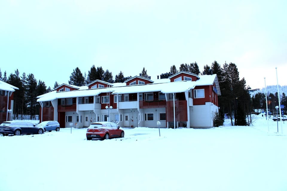 Property building, Day, Winter, On site