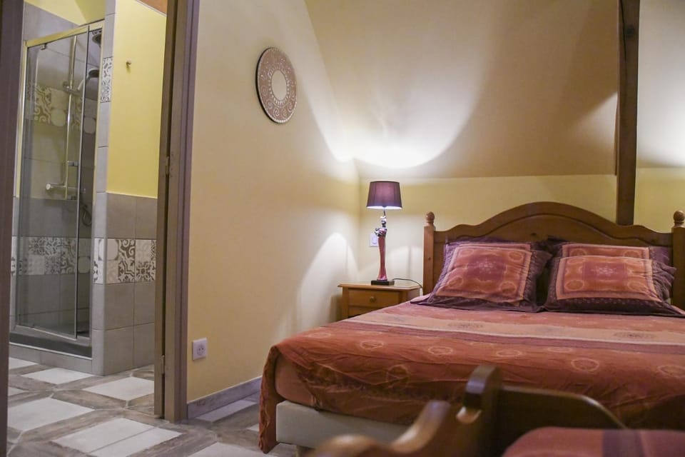 Shower, Bed, Bathroom, Photo of the whole room, Bedroom