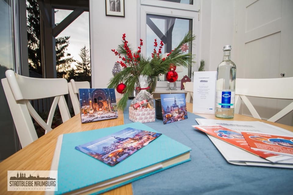 Decorative detail, Drinks