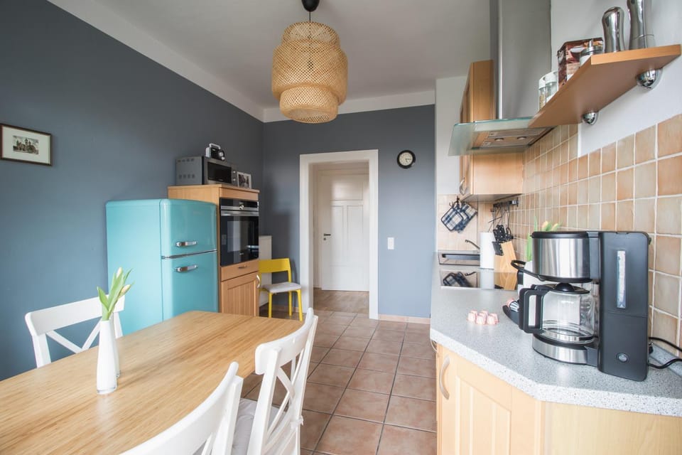 Coffee/tea facilities, Kitchen or kitchenette, Dining area