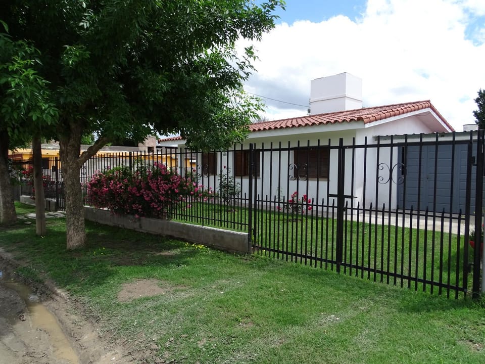 Property building, Facade/entrance, Garden