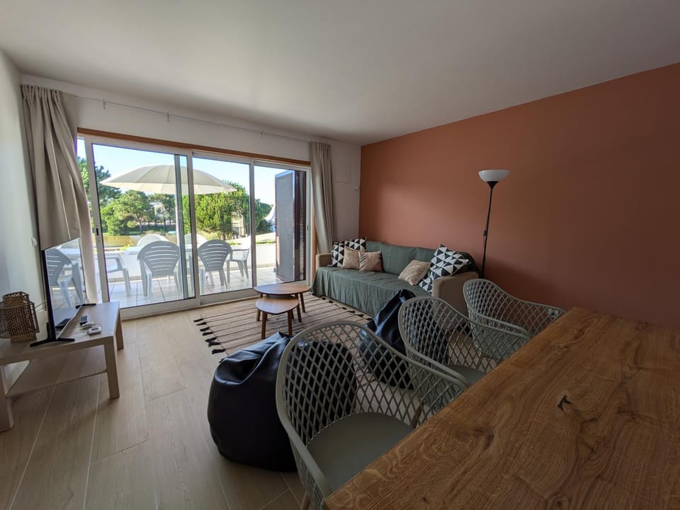 View (from property/room), Living room, Seating area