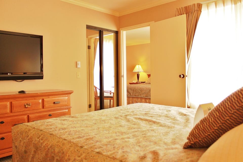 Bed, TV and multimedia