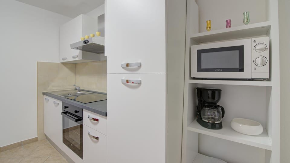 Coffee/tea facilities, Kitchen or kitchenette