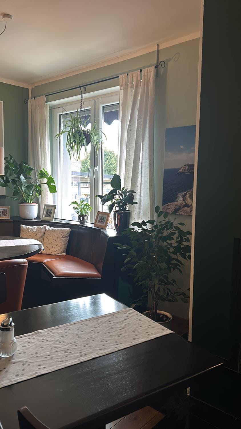 Dining area, Breakfast