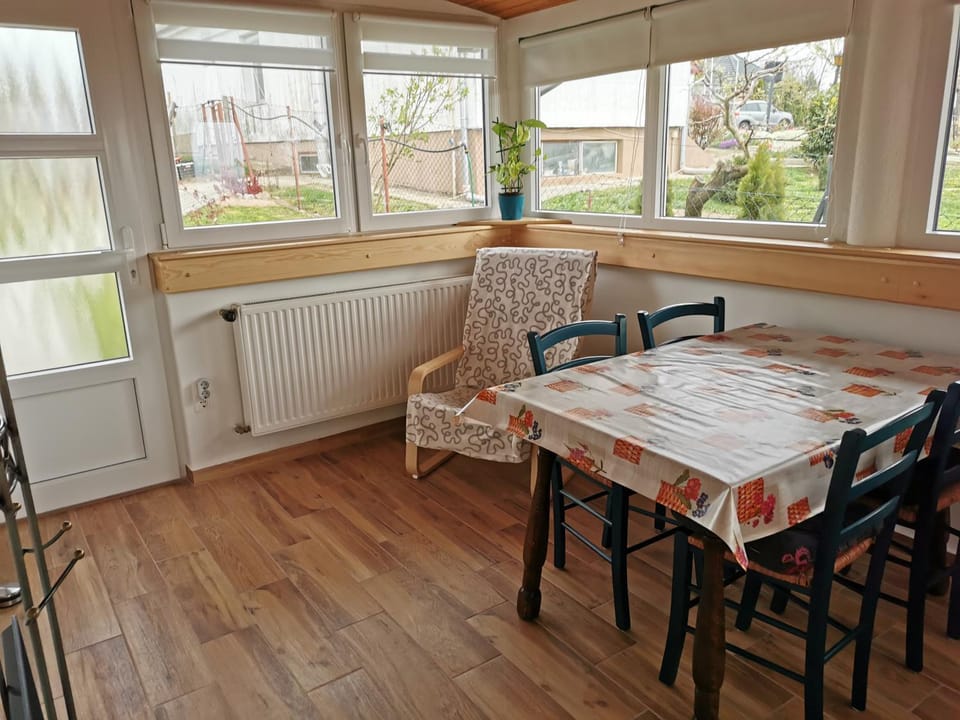 Property building, Meals