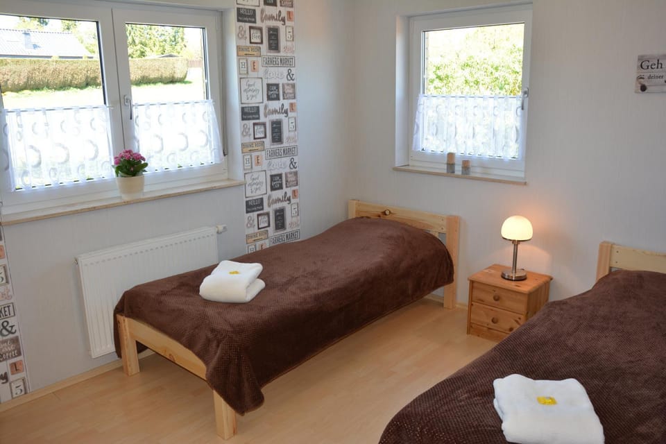 Bed, Photo of the whole room, Decorative detail, Bedroom