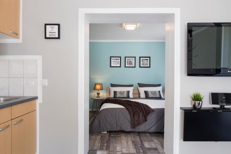 Kitchen or kitchenette, Living room, Bedroom