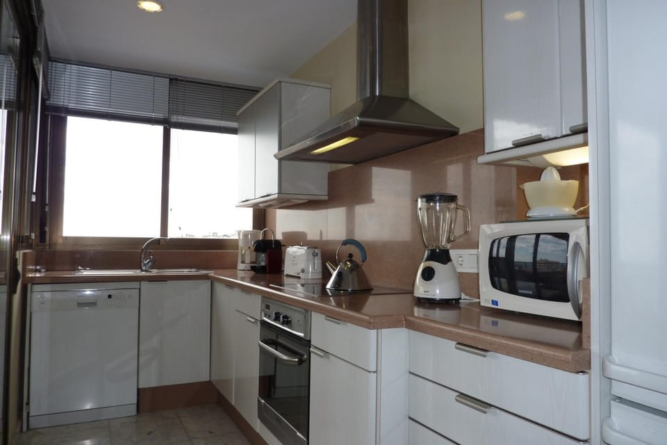 Day, Kitchen or kitchenette