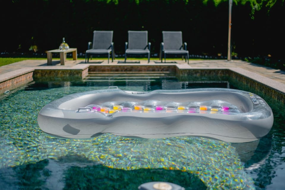 Swimming pool, Swimming pool