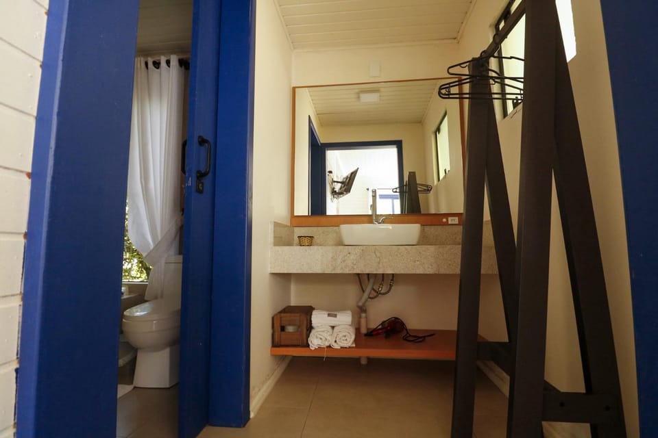 Toilet, Bathroom, towels