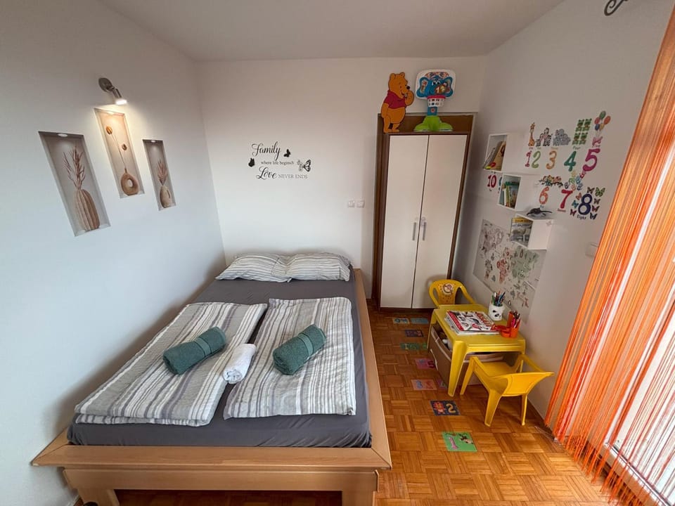 Bed, Bedroom