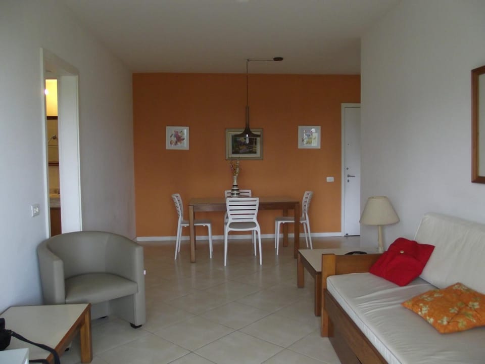 Living room, Decorative detail