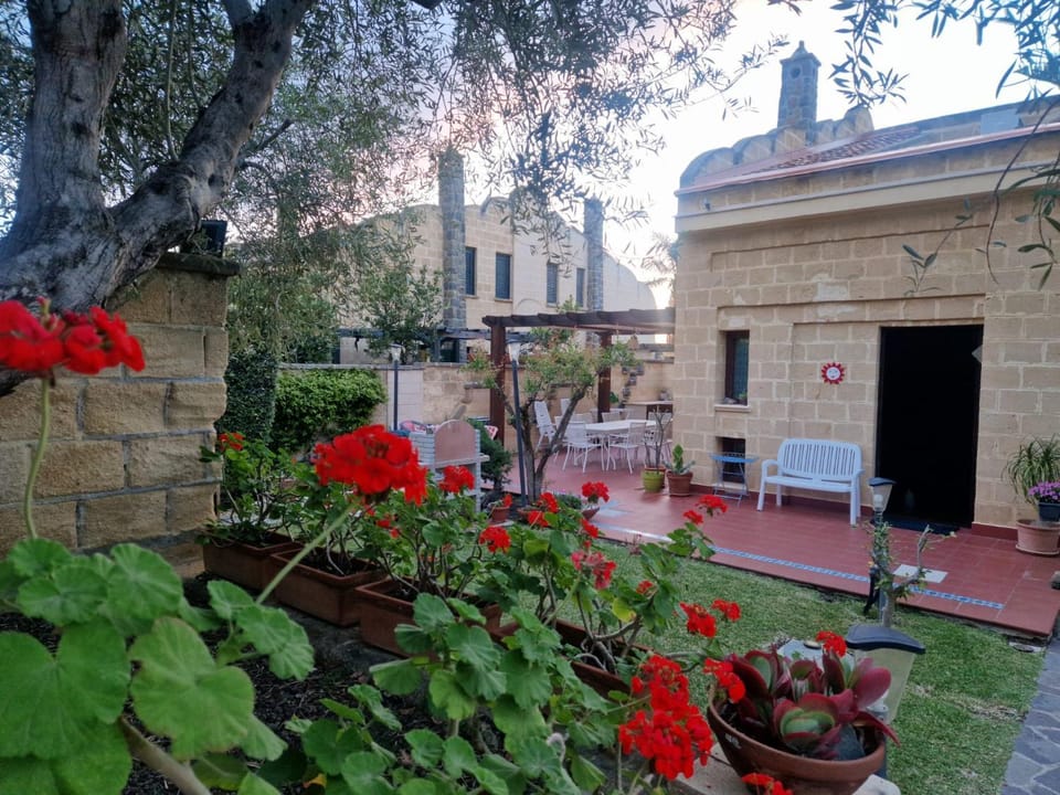 Property building, Garden