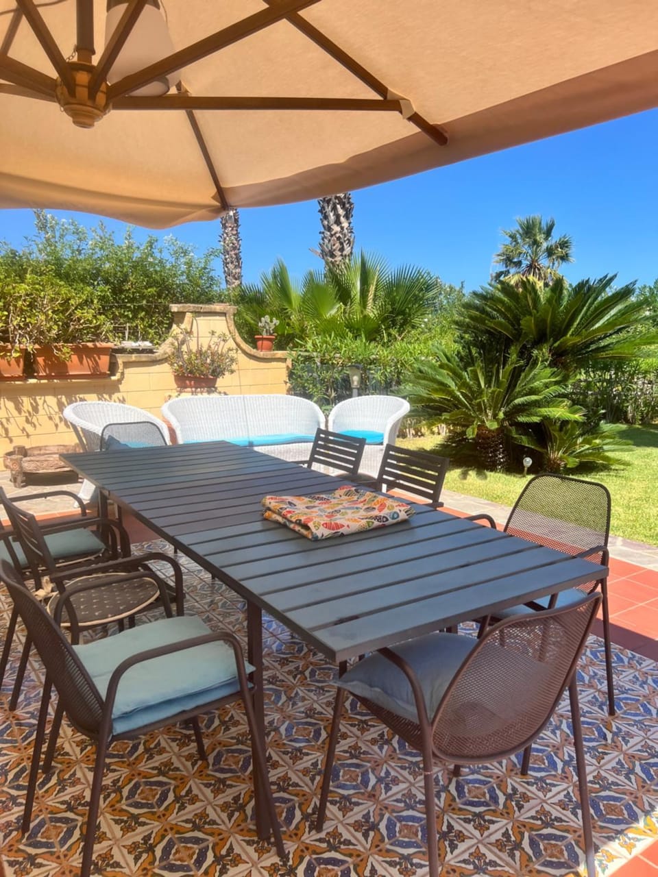 Garden, Dining area