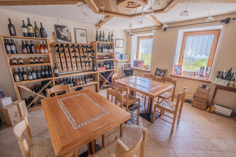 Dining area, Drinks, Alcoholic drinks