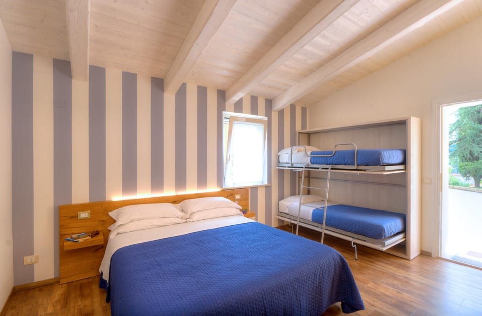bunk bed