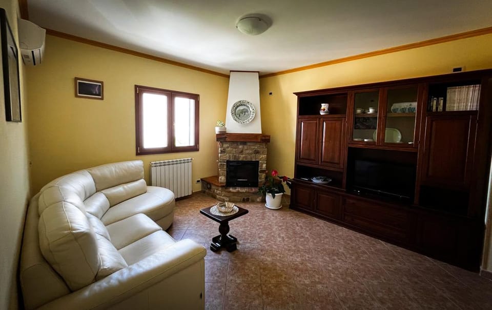 TV and multimedia, Living room, Evening entertainment